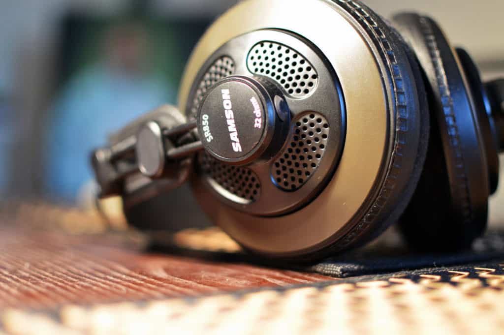 Samson SR850 Review: Worth A Look In Today’s Market? - Home Studio Basics