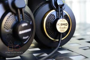 AKG K240 vs. Samson SR850