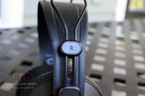 AKG K240 vs. Samson SR850