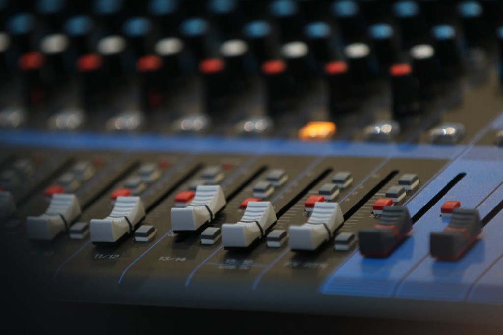 How to Get Your First Paid Gig as a Home Recording Engineer